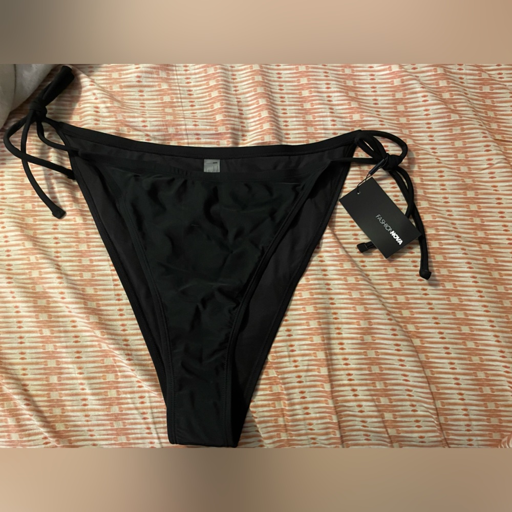 Fashion nova tie side bottoms